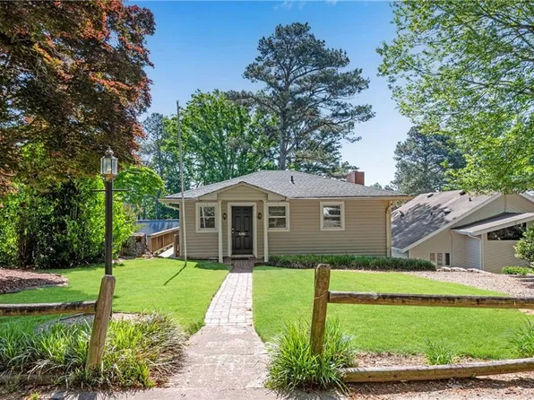 6381 Lakeview Dr, Buford, GA 30518