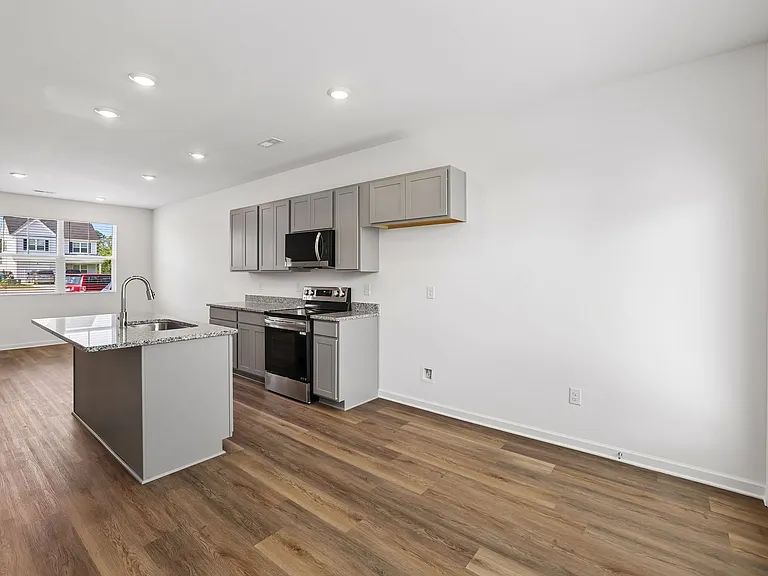 7608 Nightingale Ct — Photo 15