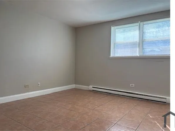 2310 Gabriel Ave #6, Zion, IL 60099