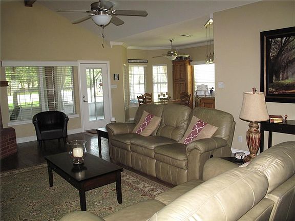 3rd image of 312 Cocopa Dr
