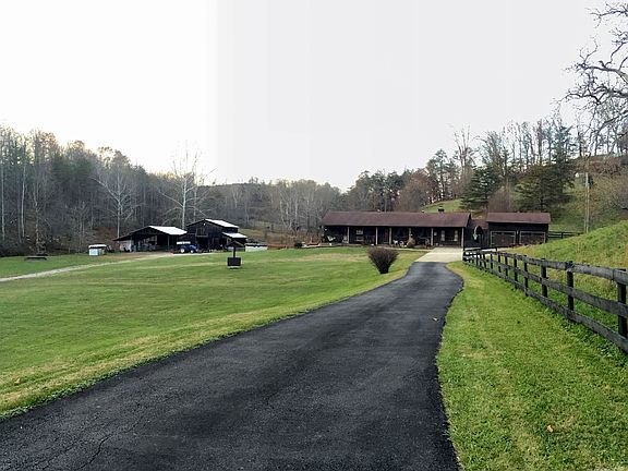 Dog Fork Farm Barn (3)