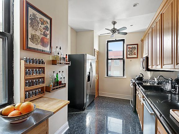 3rd image of 292 W 137th St #1