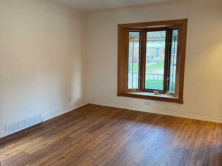 12925 Callender St — Photo 3