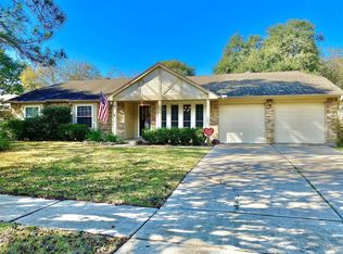 1309 Piney Woods Dr, Friendswood, TX 77546
