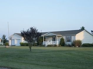 10155 E 1500th Ave, Effingham, IL 62401
