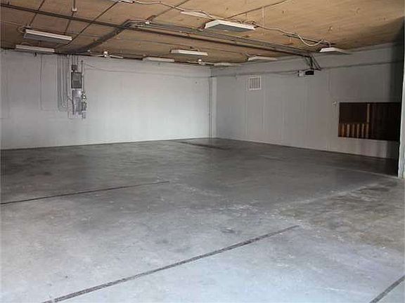 3rd image of 422 W Pine St