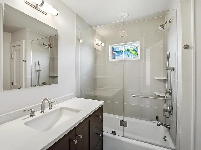 355 Dune Rd — Photo 14
