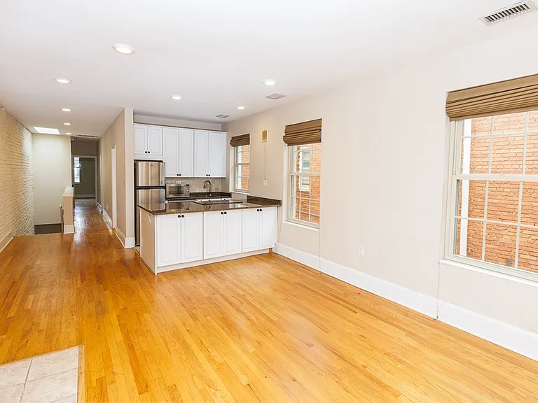 1738 T St NW #4 — Photo 5