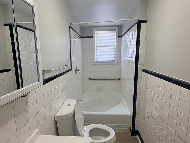 1086 Whalley Ave #1-0 — Photo 11