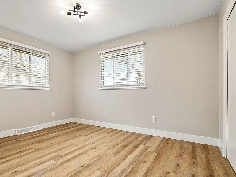 6010 Garrison St — Photo 9