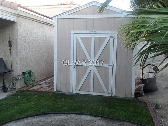3rd image of 1605 Royal Palm Dr