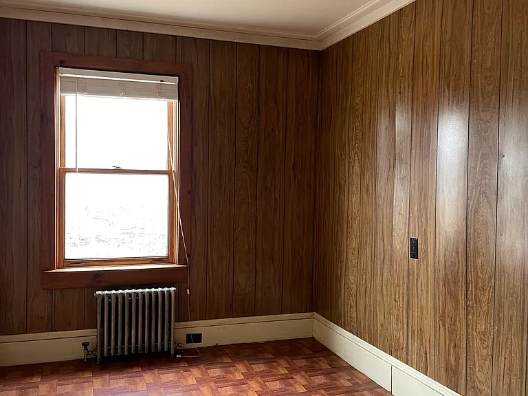 25 E Crescent St #1 — Photo 2