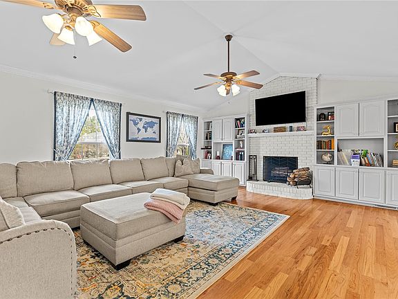 5th image of 200 Poore Rd