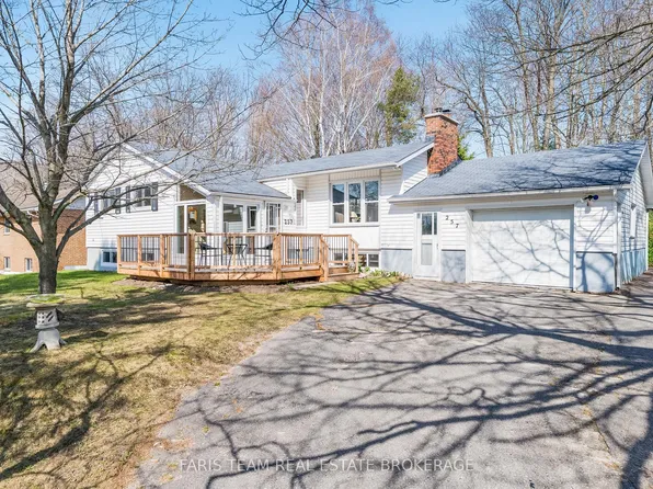 257 Church St, Penetanguishene, ON L9M 1G6