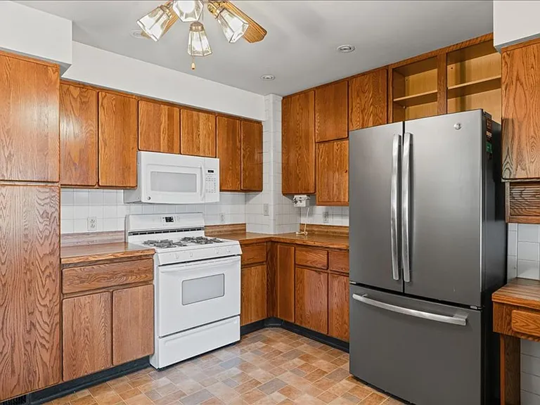 101 W Cypress St — Photo 10
