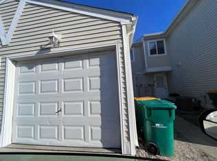 419 Meadow Green Ln, Round Lake Beach, IL