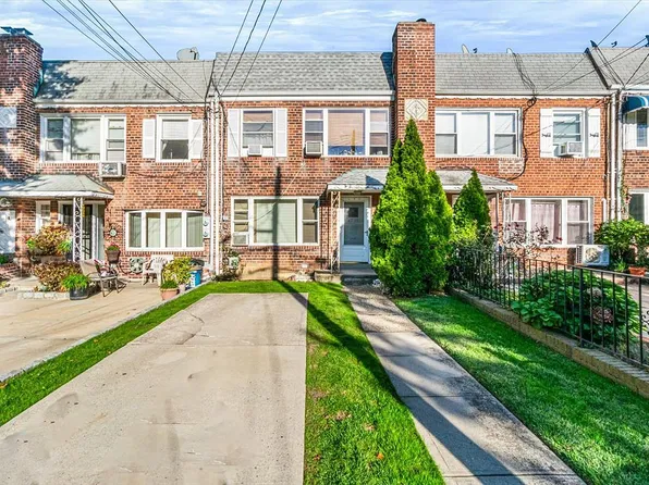 4715 213th St, Bayside, NY 11361