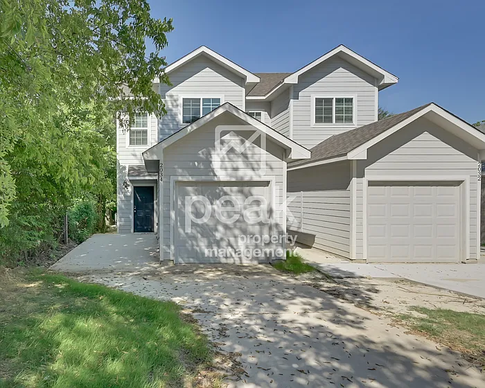 2 bed, 1.5 bath, 931 sqft, $1,450 — Photo 3