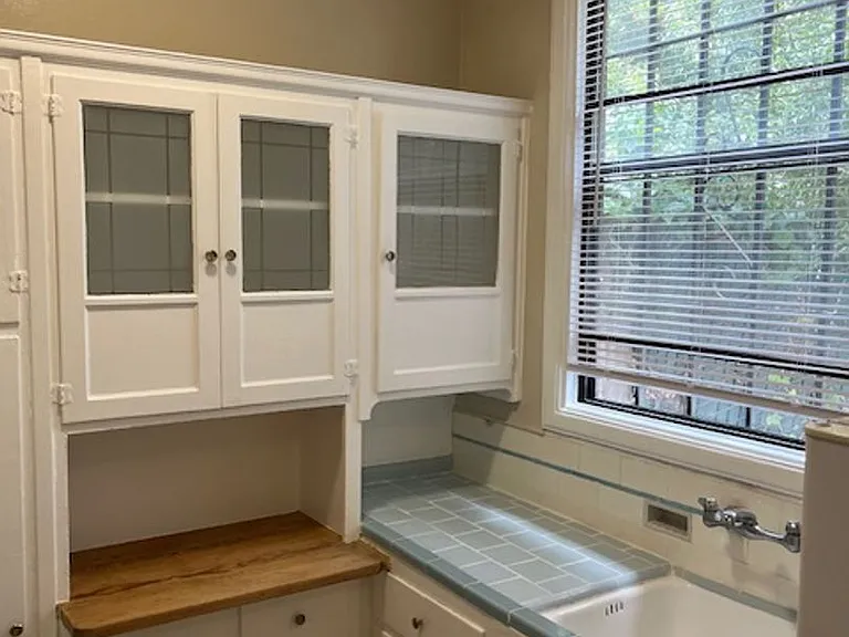 886 Cleveland St — Photo 11