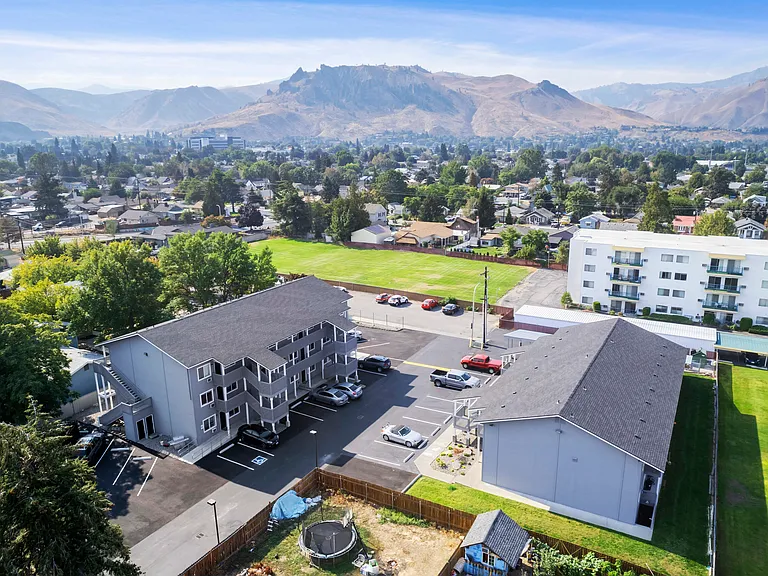 Mission View Flats — Photo 14