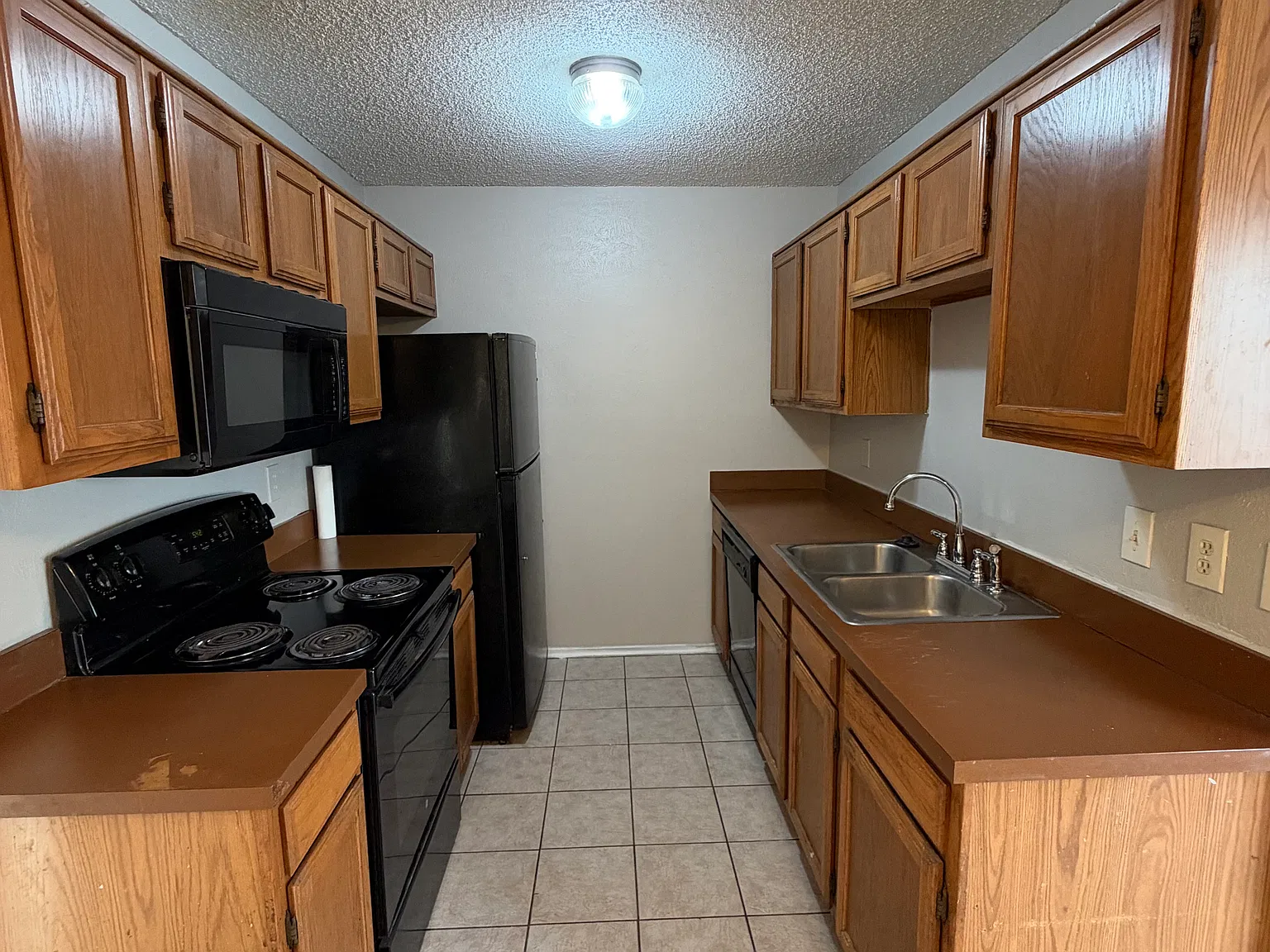2 bed, 1022 sqft, $1,600 — Photo 4