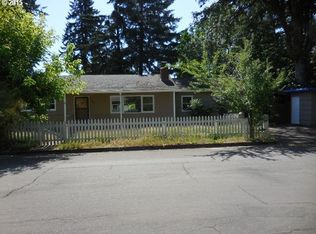 808 N 11th St, Cottage Grove, OR 97424