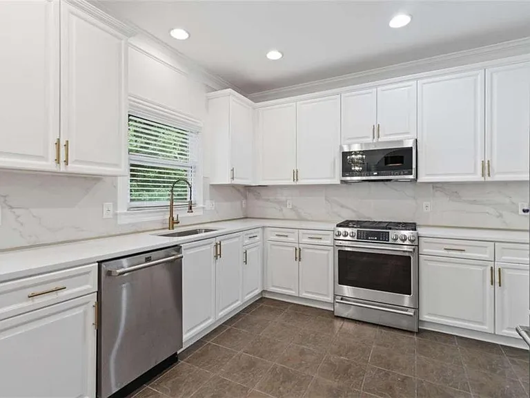 1711 Summit Glen Ln — Photo 7