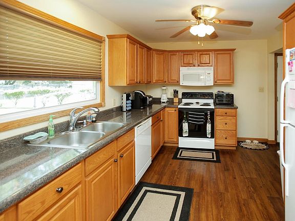 119 dundee drive-105