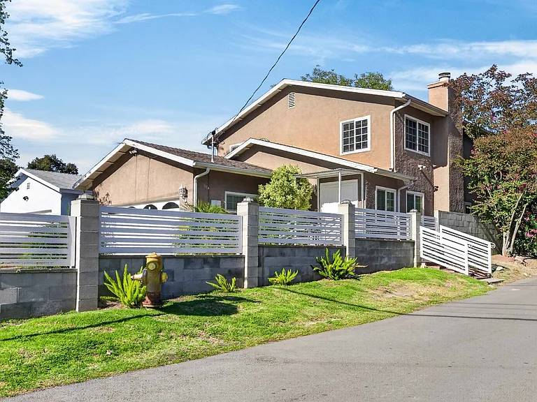 10154 Mount Gleason Ave — Photo 2