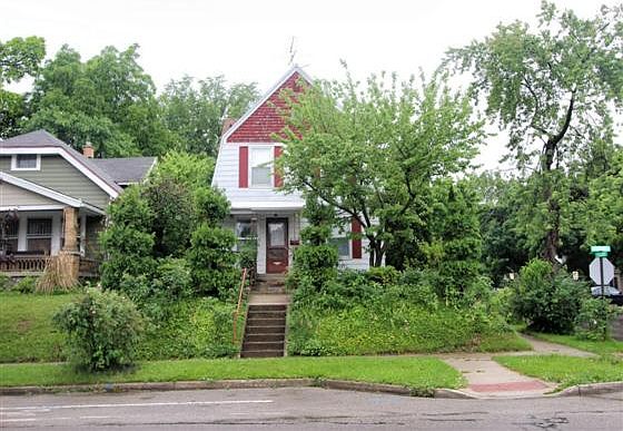 1st image of 1604 Wealthy St SE