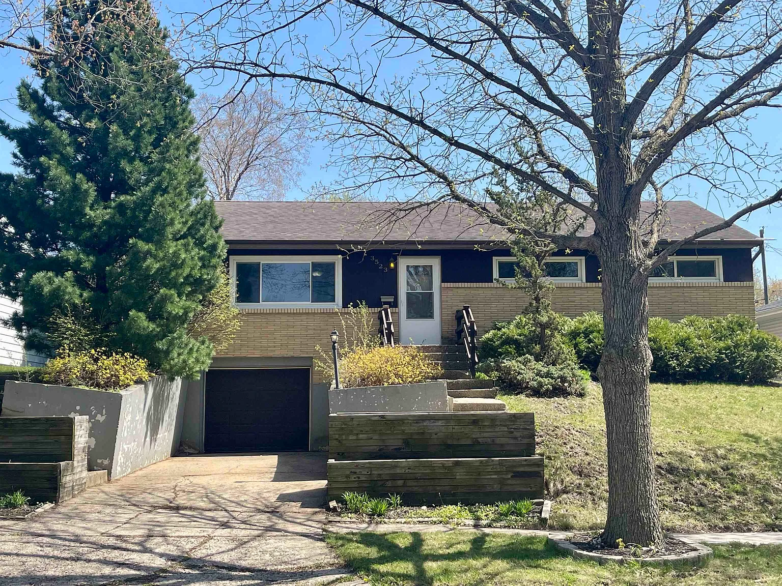 3523 Cardinal Ln photo 1