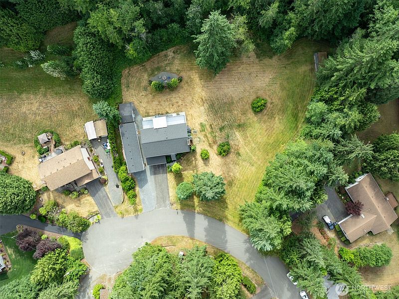 3rd image of 6728 187th Street SE
