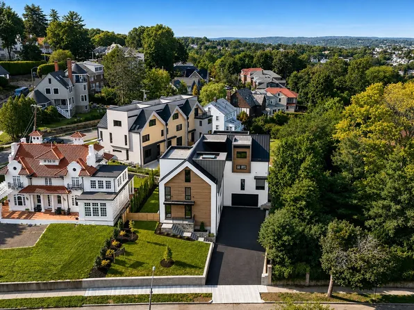 63-65 Commonwealth Ave, Chestnut Hill, MA 02467