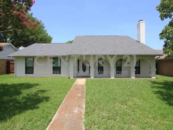2805 Meadow Park Dr