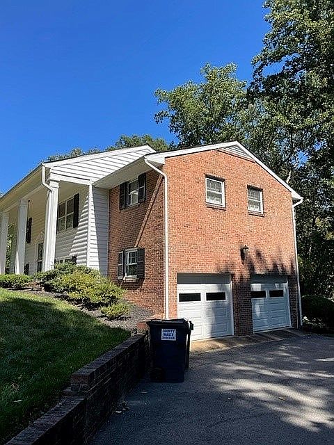 2nd image of 2901 Scherer Dr