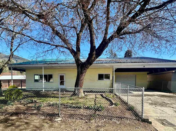 103 E Selkirk St, Metaline, WA 99152