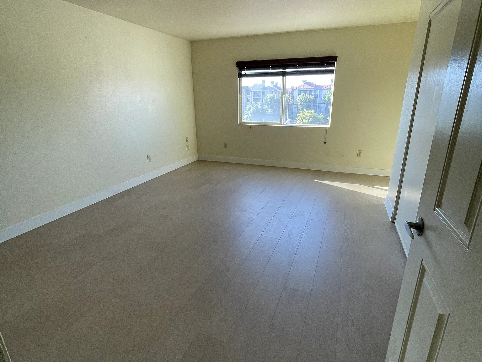 2 bed, 1150 sqft, $3,195 — Photo 4