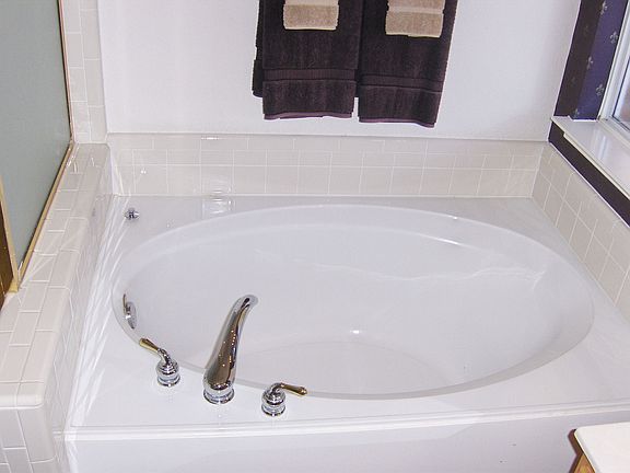 mstr bath garden tub
