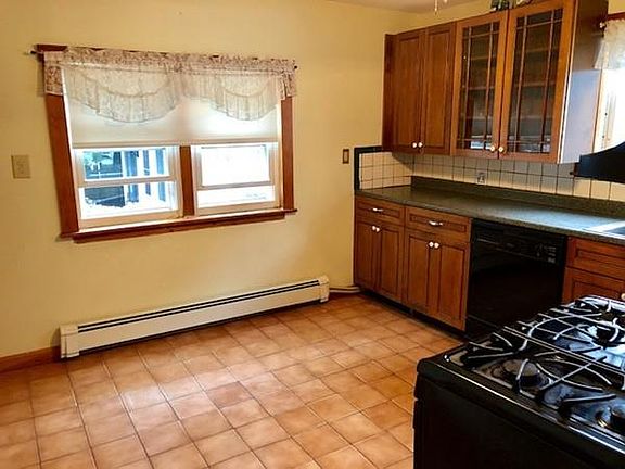 2nd image of 5 Avalon Ave #0