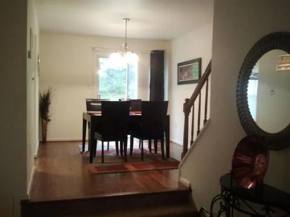 1934 Wicklow Ct, Woodbridge, VA 22191