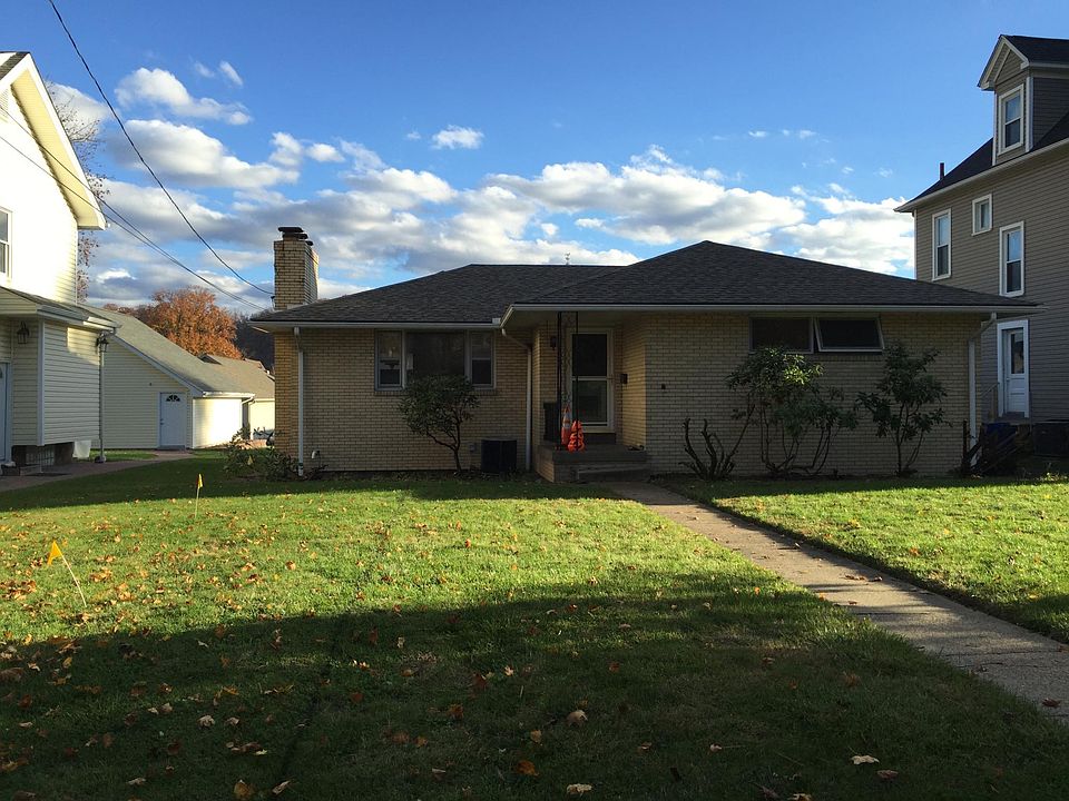 3-bedroom brick ranch