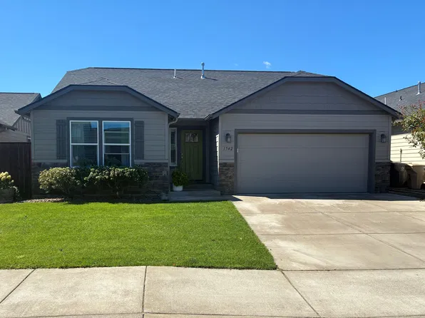 1542 SE Barberry Ave, Dallas, OR 97338