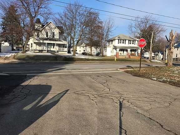 4th image of 33 Clifton Ave