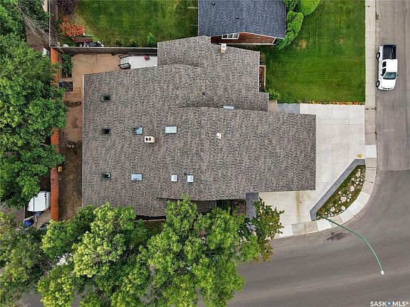 3rd image of 351 Skeena CRESCENT