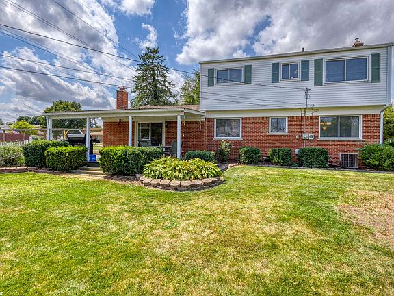 2nd image of 31352 Carmody Dr