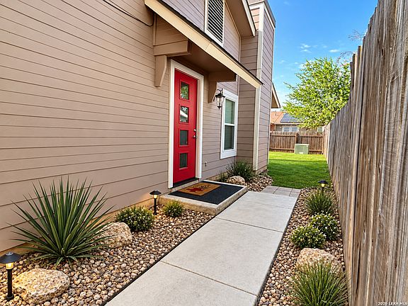3rd image of 6823 MOUNTAIN SPRING ST