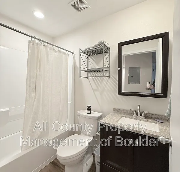 1575 Bradley Dr — Photo 6