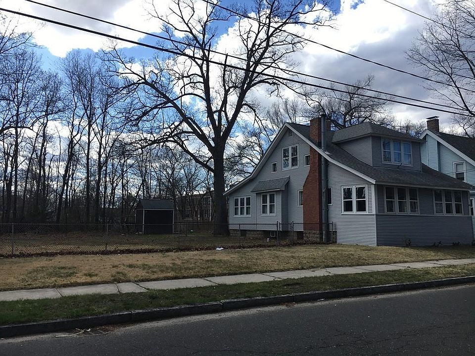 2nd image of 66 Marsden St
