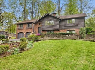 2552 Ridgewood Trl, Berrien Springs, MI 49103