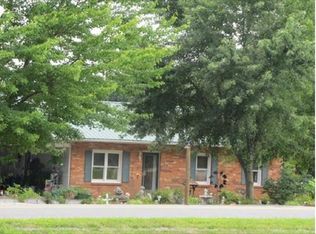 1996 Old Hollow Rd, Walkertown, NC 27051